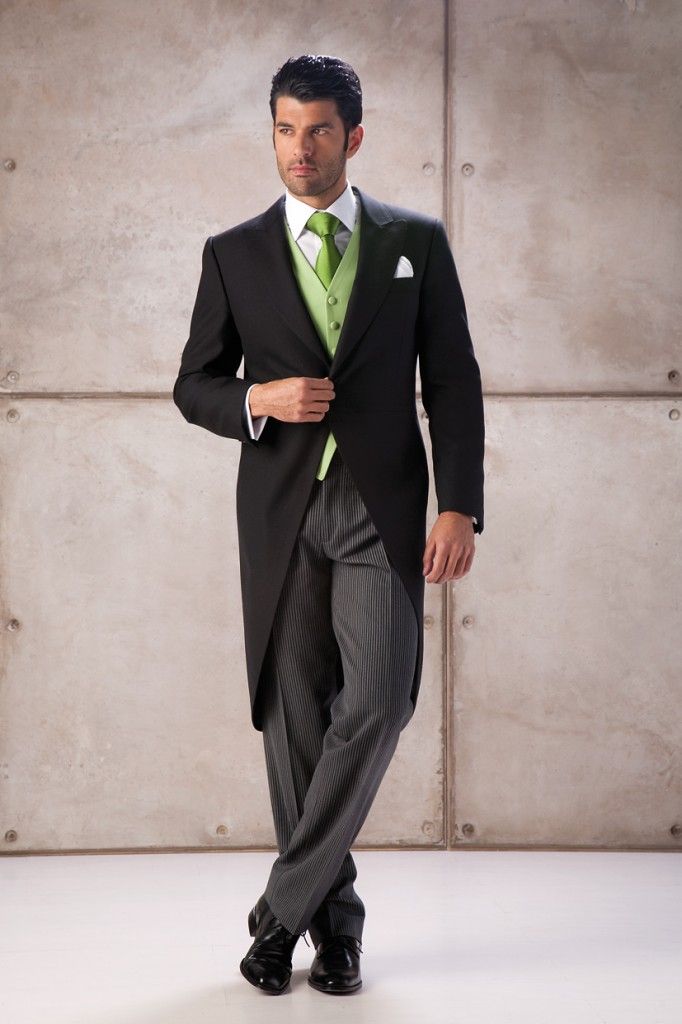 CHAQUÉ CON CHALECO VERDE RECTO