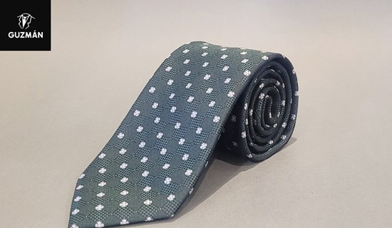 Corbatas de medallones, flores y paisley